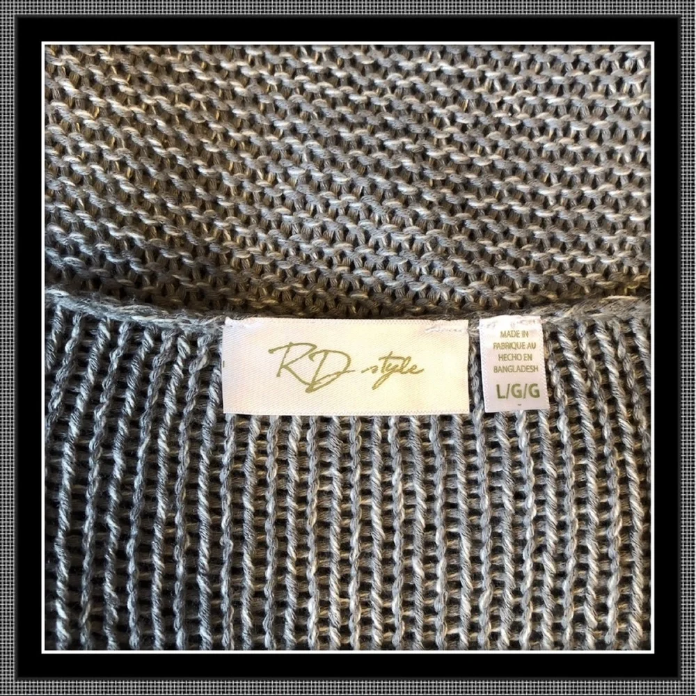RD Style Gray V-Neck Sweater - Picture 7 of 7